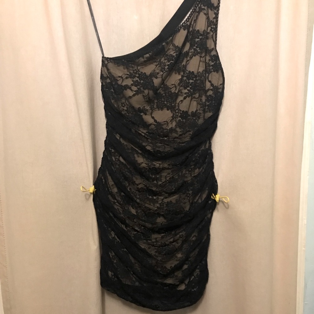 🤩 3/$10 Forever 21 black lace one shoulder ruched dress
